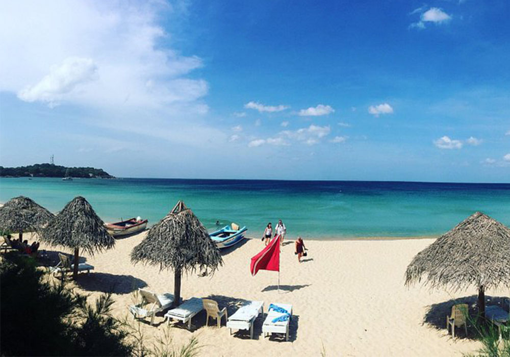 Trinco Beach